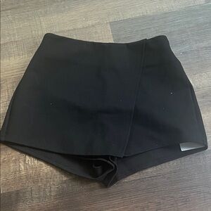 NWT SUPERDOWN MINI SKORT
